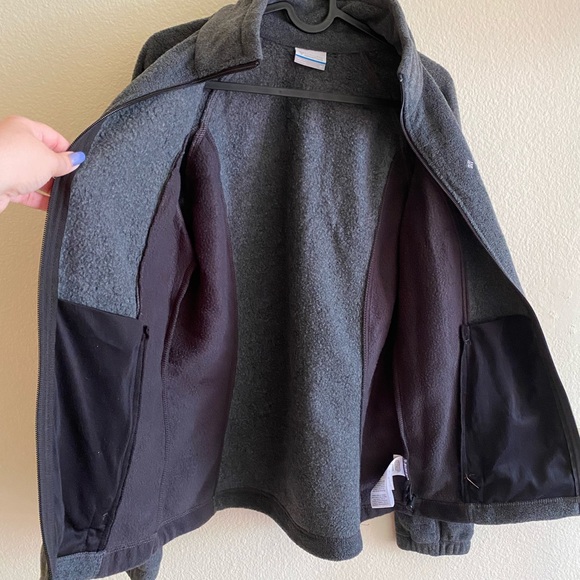 Fleece Columbia Sweater 🥶 - Picture 2 of 6